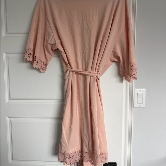 Thyme Maternity Pink Lace Trim Robe - Picture 2 of 4